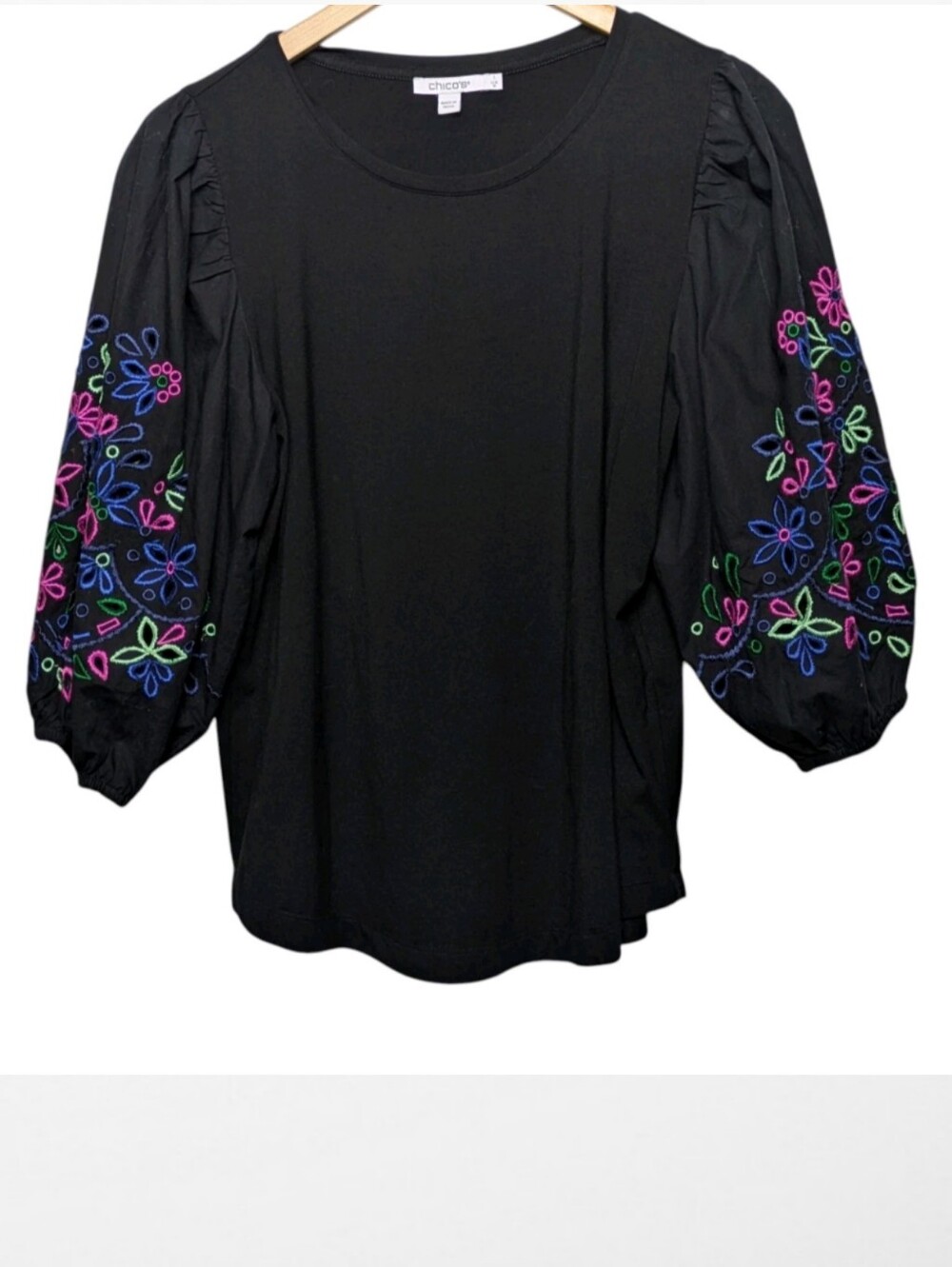 Chicos 1 Puff Sleeve Top Medium Embroidered Floral Sleeves